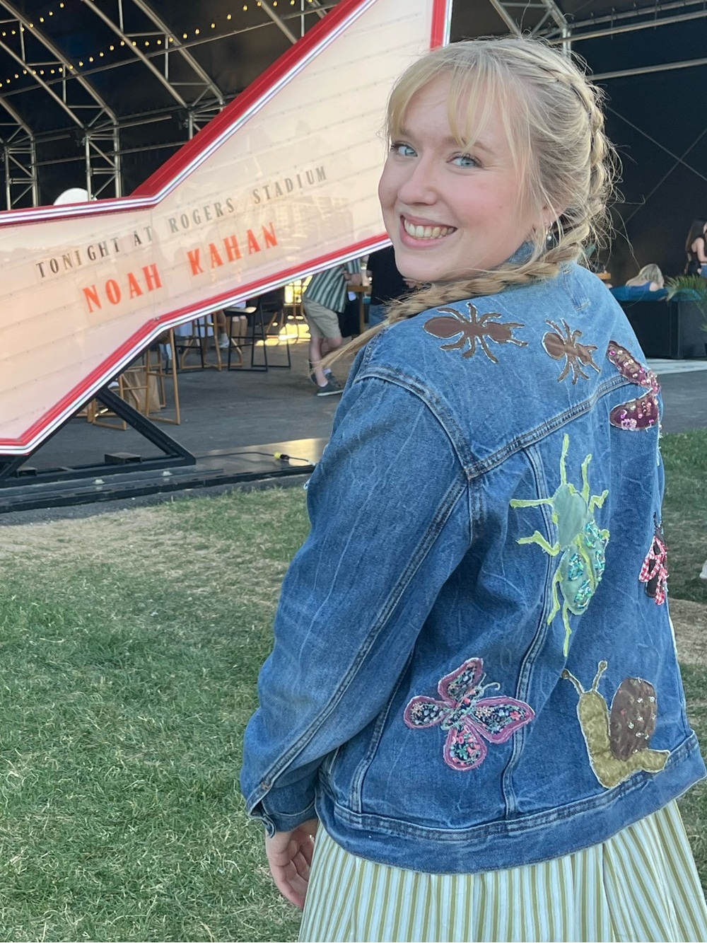 Embroidered Blue Denim Jacket with Bug Patches - Perfect for Noah Kahan Concert - Picture 2 of 7